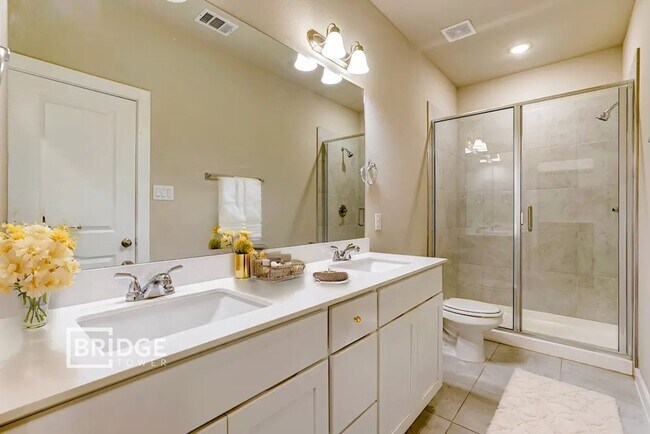 Building Photo - 4105 Tobin Dr