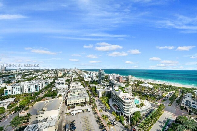 Foto del edificio - 300 S Pointe Dr