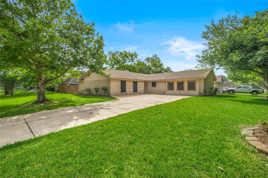 4915 Kentington Dr, Alvin, TX 77511 House for Rent in Alvin, TX