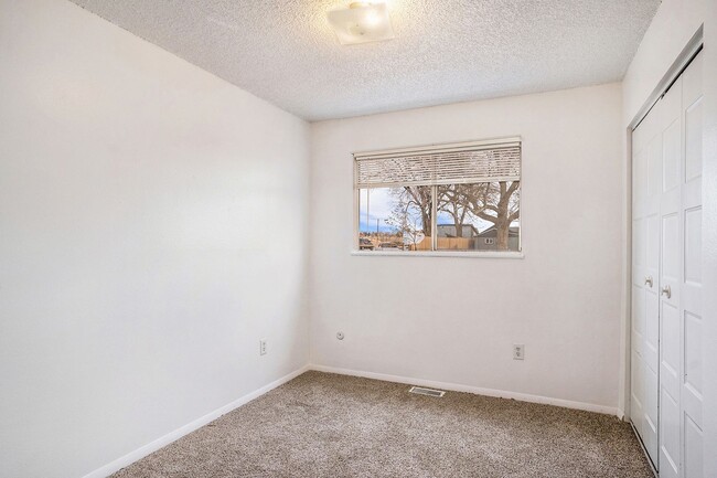 Building Photo - 3BD/1BA Ranch-Style Home near Pueblo Count...