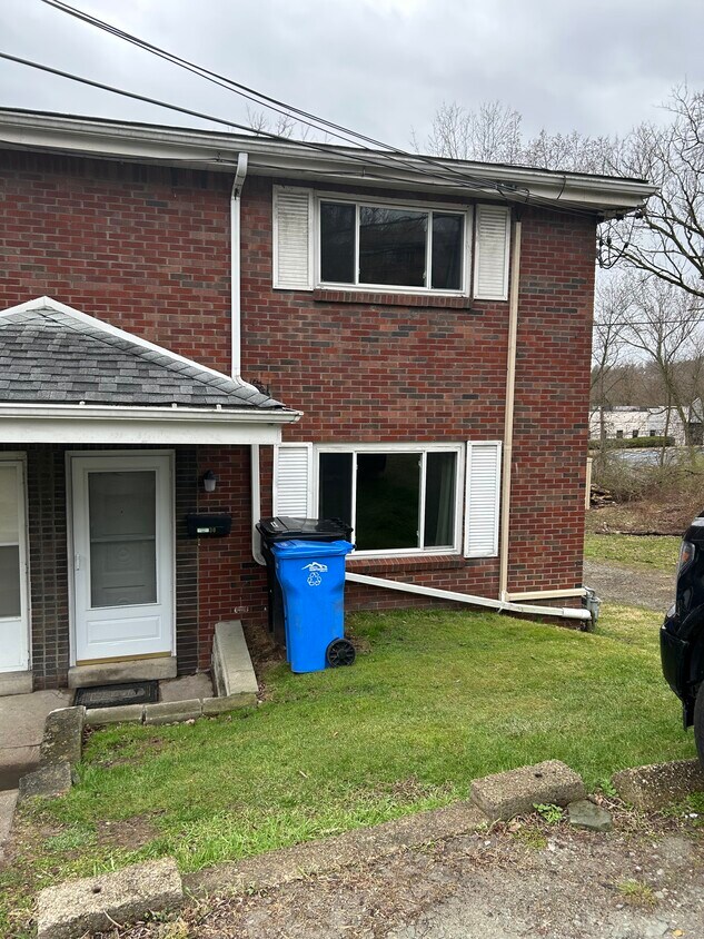 10930 Center Hwy, Irwin, PA 15642 Townhome Rentals in Irwin PA