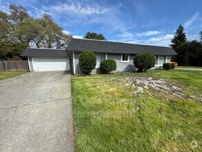 Building Photo - 2742 White Ave