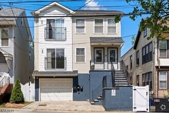 Building Photo - 221 Weequahic Ave