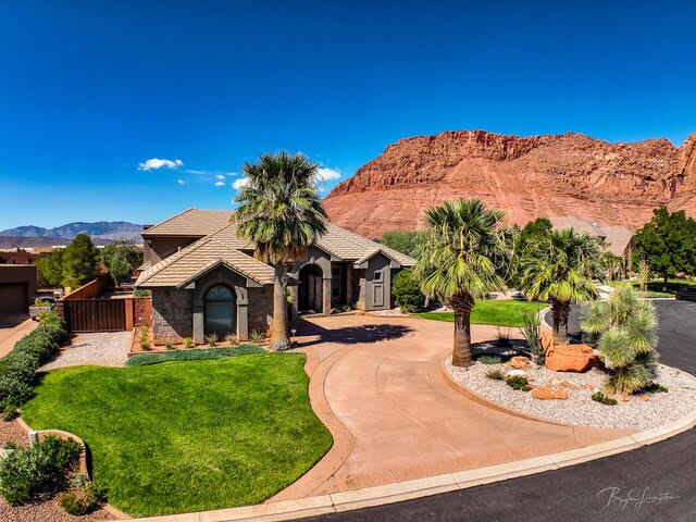 Foto del edificio - 307 Painted Hills Dr