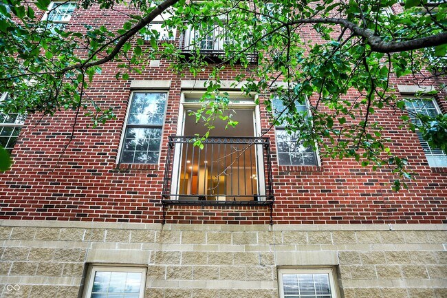 Building Photo - 219 N New Jersey St