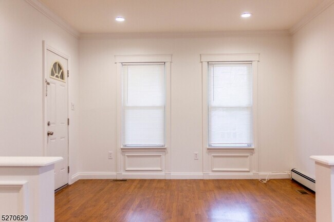 Foto del edificio - 103 Montclair Ave