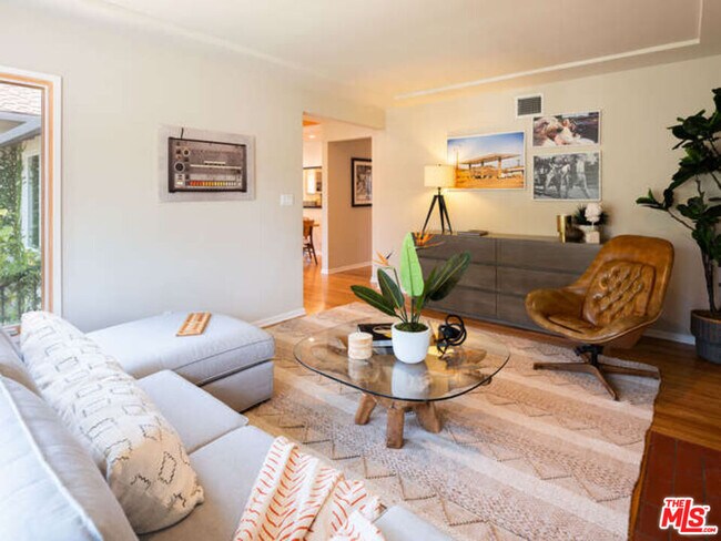 Foto del edificio - 6922 W 85th St