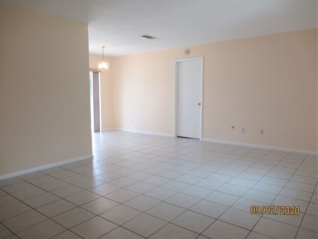Foto del edificio - Cozy 3 Bedroom Port Orange Home with Fence...