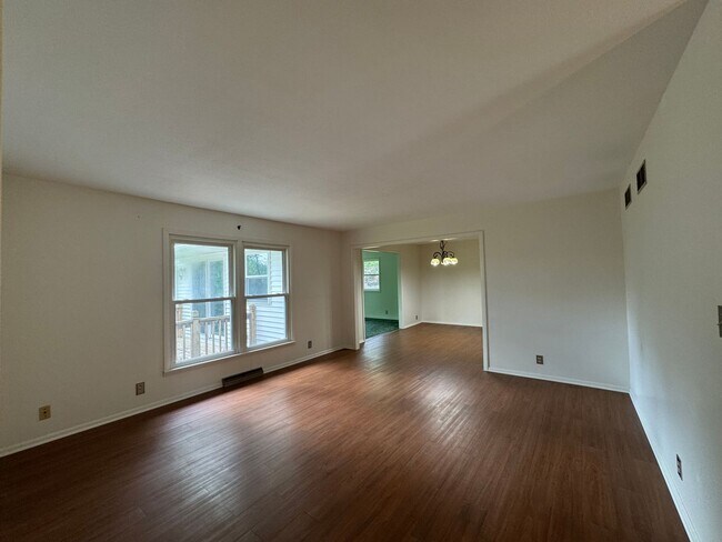 Foto del edificio - 3025 Greenbrier Ave