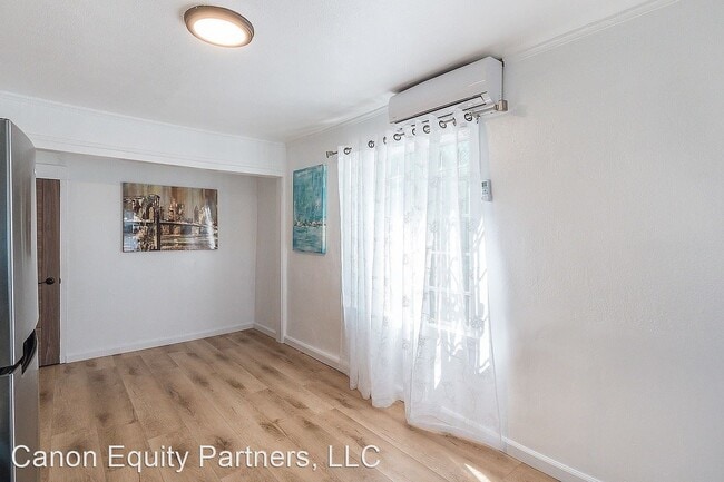 Building Photo - 4444 Huntington Dr S