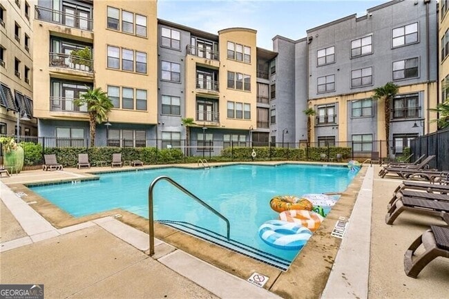 Building Photo - 400 17th St NW