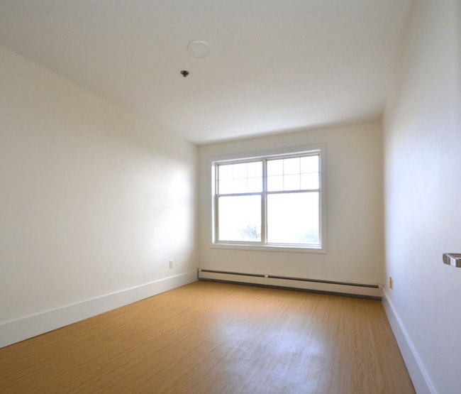 Building Photo - 155 Stoneybrook Court