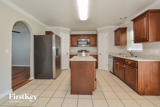 Building Photo - 128 Monterey Oaks Dr