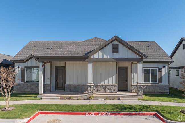 Exterior - Avilla Railhead