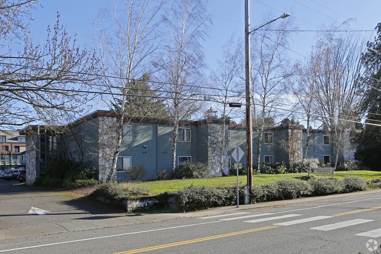 Primary Photo - Reed College Apartments