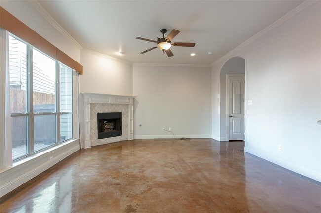 Building Photo - 2204 Apollonia Ln