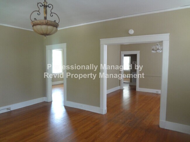 Building Photo - 29 N Cox St