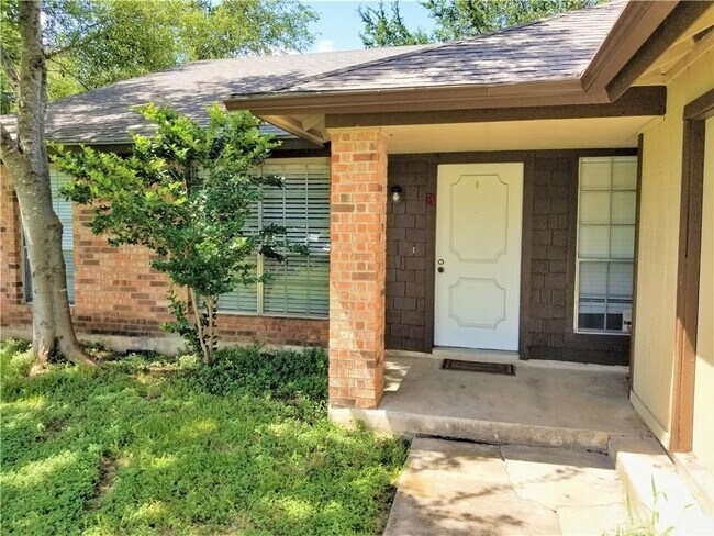 Building Photo - 6700 Deatonhill Dr