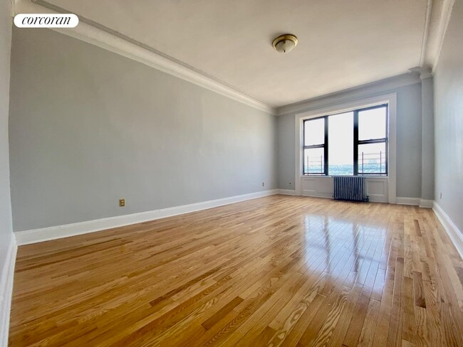 Building Photo - 601 W 160th St