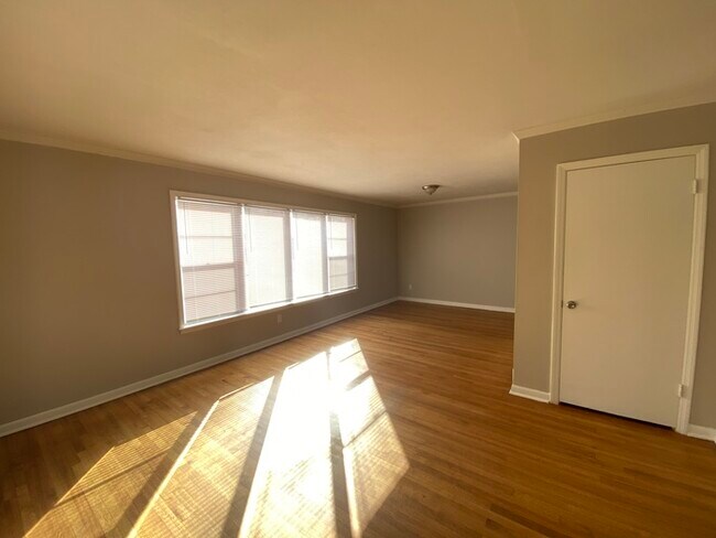 Foto del edificio - 3081 Earnett St