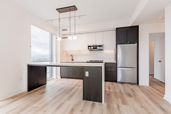 Building Photo - 5 York Garden Wy