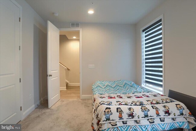 Foto del edificio - 3219 Wayland Rd