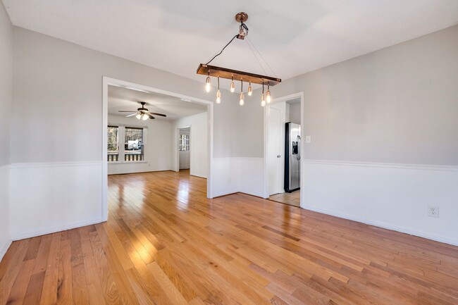 Building Photo - Just right 3 bedroom, 2 bath ranch with hardwoods and fenced yard!