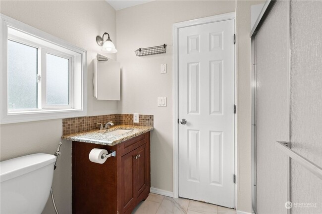 Building Photo - ***MOVE IN SPECIAL!!!*** Newly Remodeled 2...