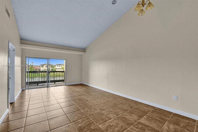 Building Photo - 605 SW 113th Way