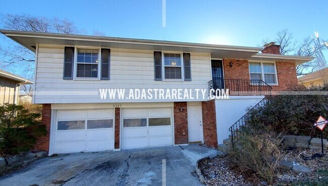 Foto del edificio - Very Nice Home in South KCMO-Available NOW!!