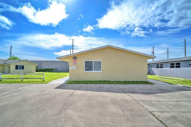 Building Photo - 357-359 Phippen Waiters Rd