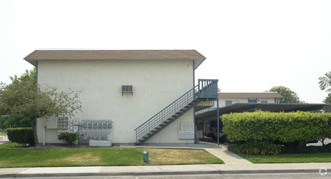 Building Photo - 3417 Fairview Dr