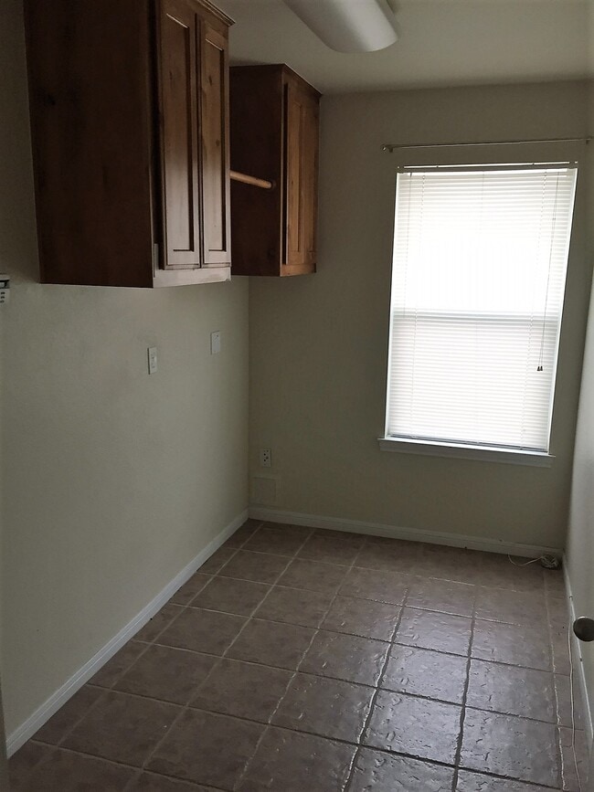 Foto del edificio - 1709 Walker Place Blvd