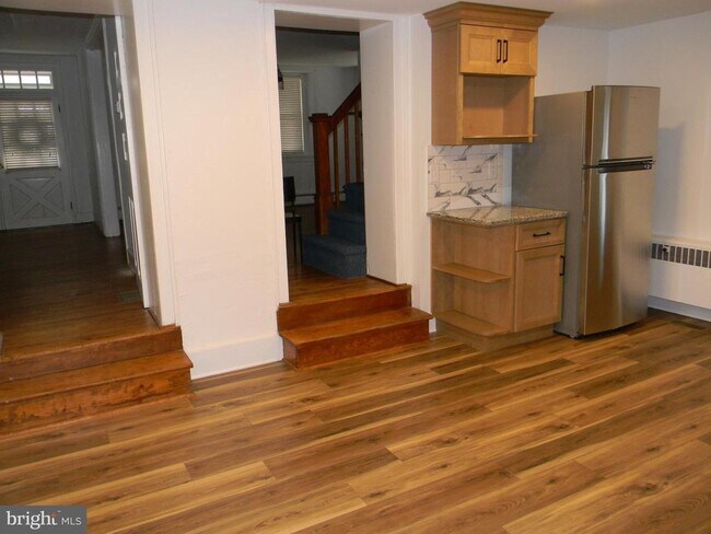 Foto del edificio - 863 Lombard Rd