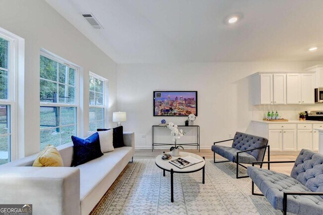 Building Photo - 3320 Altacrest Dr