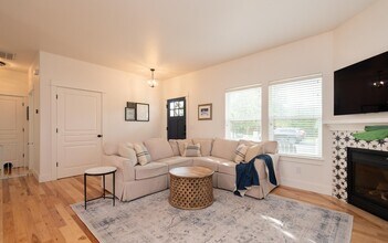 Building Photo - 20670 White Dove Ln