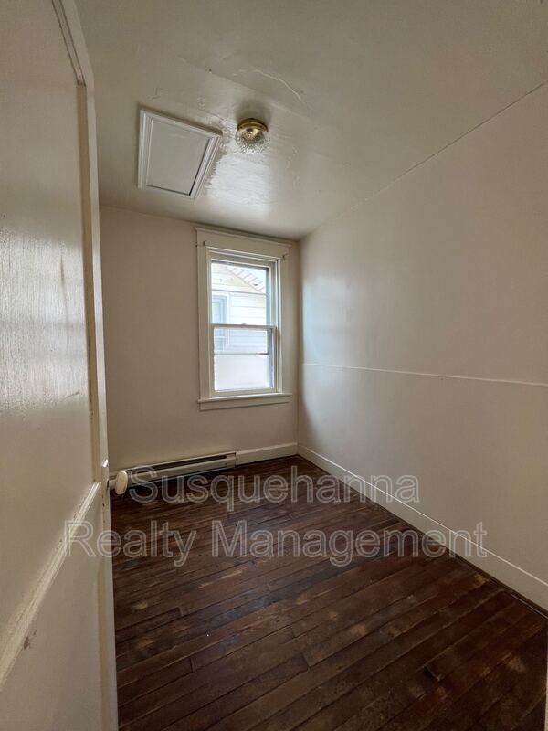 Building Photo - 212 W Dauphin St