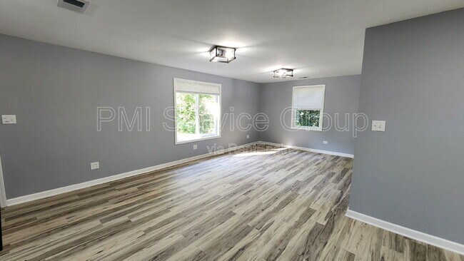 Foto del edificio - 225 Connor Ave