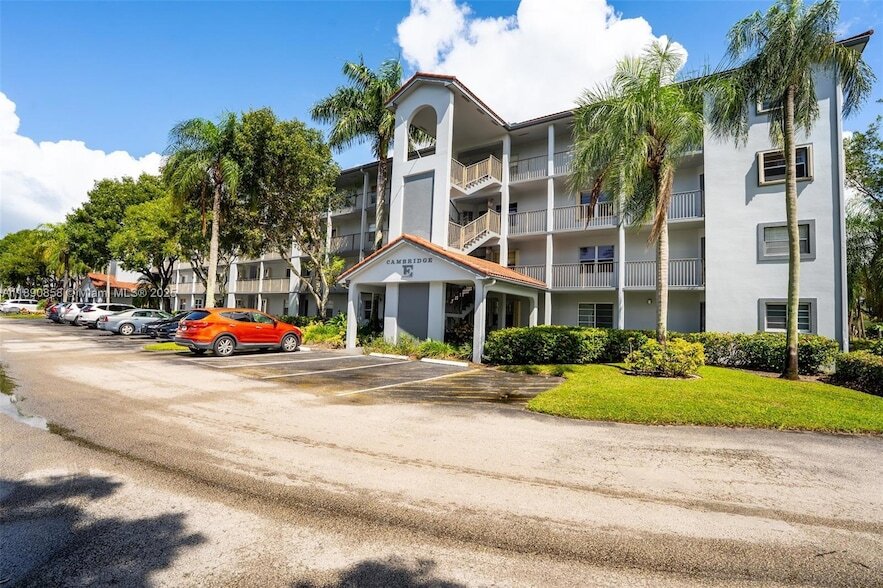 Foto principal - 1201 SW 128th Terrace