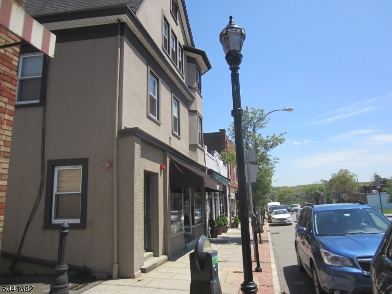 Primary Photo - 638 Bloomfield Ave