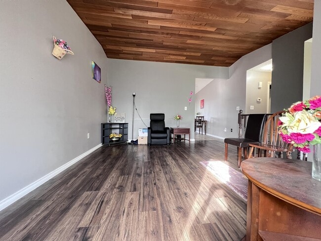 Photo du bâtiment - 7909 Mission Heights Dr