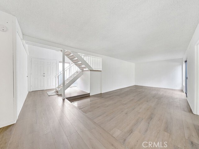 Foto del edificio - 9319 Shrike Ave