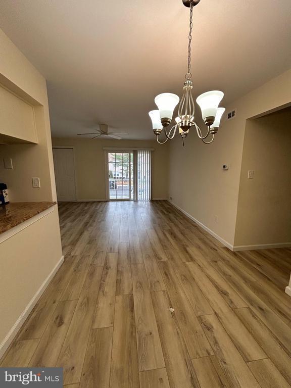 Foto del edificio - 1562B Thornwood Dr