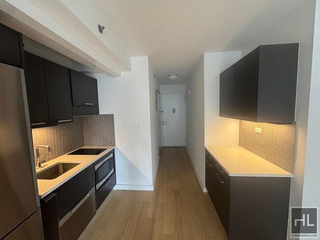 Building Photo - East 39th Street