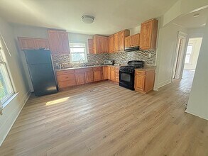 Building Photo - 1642 W Colvin St
