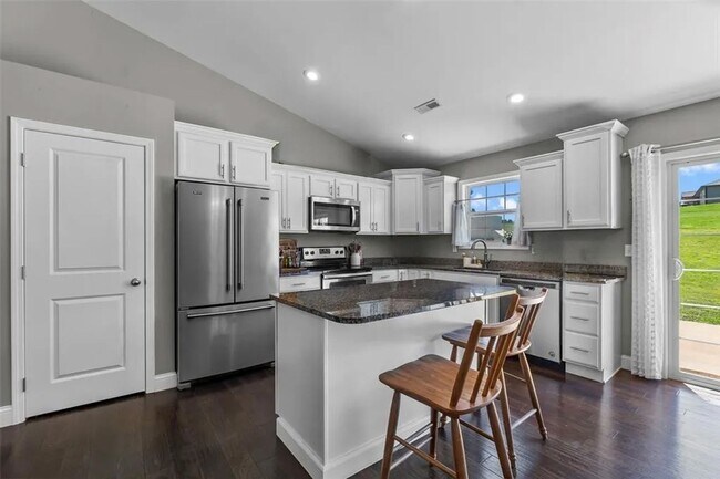 Building Photo - Beautiful Home in Savers Farm – Jackson, MO