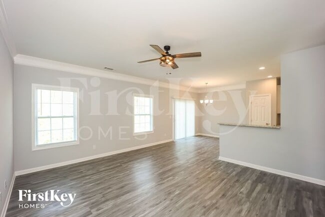 Foto del edificio - 121 Fairview Dr