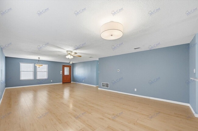 Photo - 8401 Swan Park Dr House