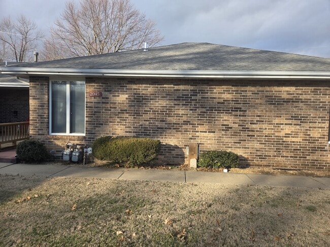 Foto del edificio - 2045 S Kentwood Ave