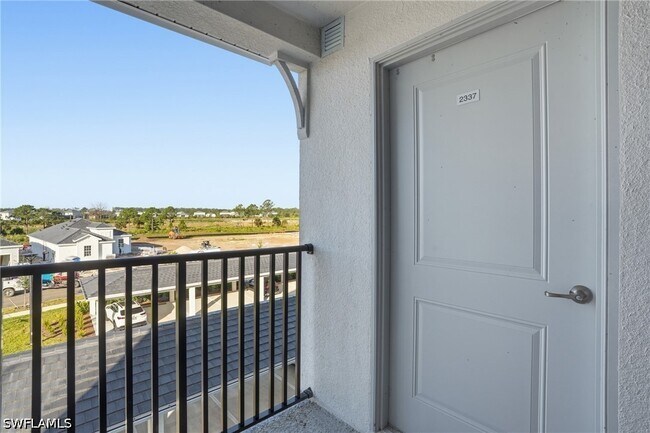 Building Photo - 15405 Grn Acrs Ave